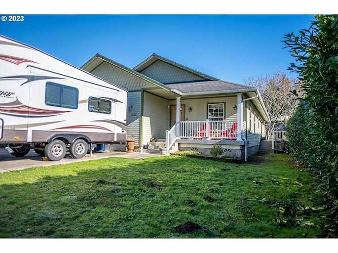 1230 N Knott ST Coquille, OR 97423
