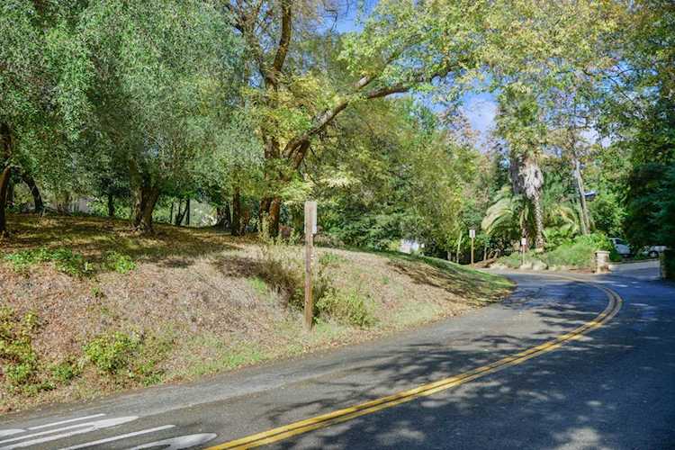 4001 Pennsylvania Avenue Fair Oaks, CA 95628