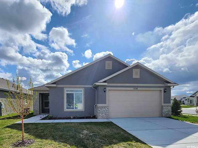 5542 S 5600 W Hooper, UT 84315