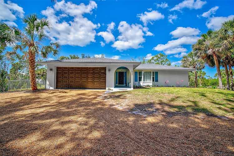 660 Alligator Dr Venice, FL 34293
