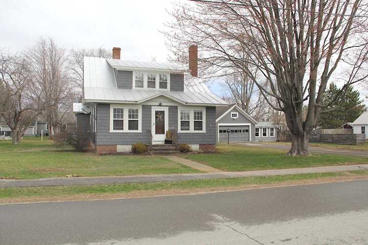 38 Dyer St Skowhegan, ME 04976 | MLS 1556853 Photo 1