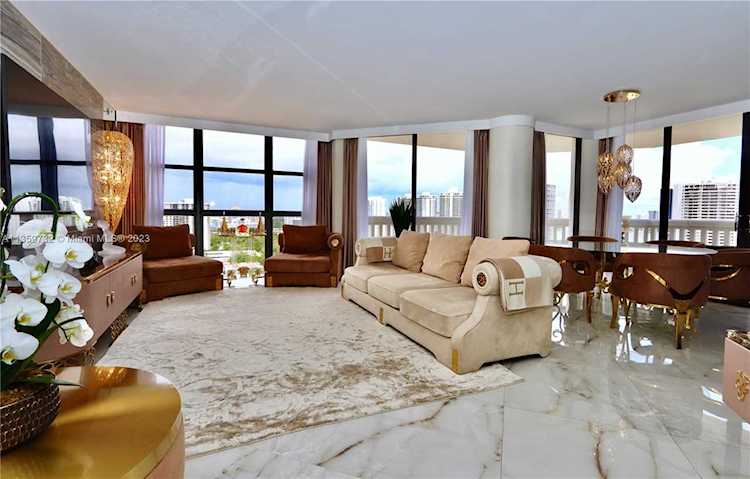 1000 Island Blvd #2304 Aventura, FL 33160