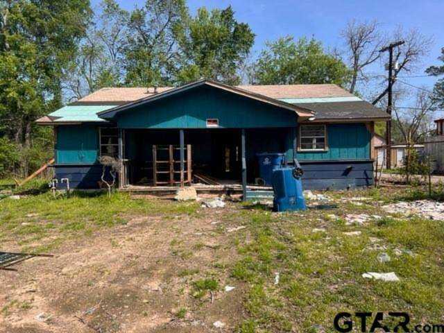 206 W Main St. Chandler, TX 75758