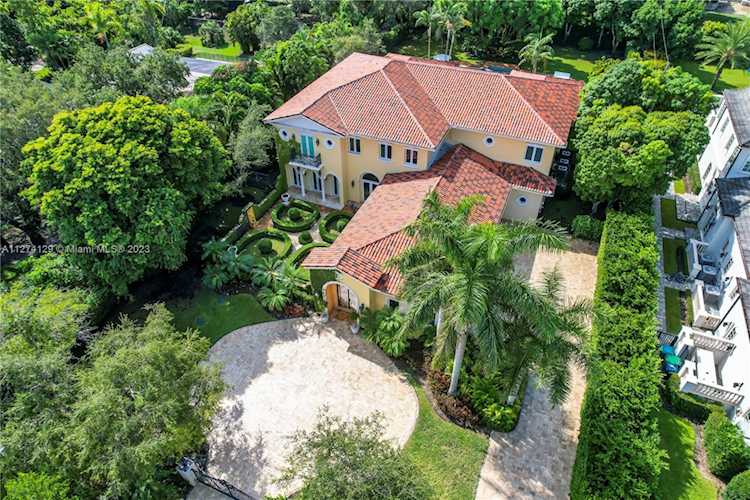 6500 SW 94th St Pinecrest, FL 33156