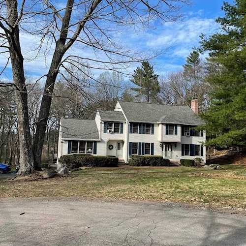 8 Pawtucket Ln in Salem, NH - Century 21 New England Photo 1