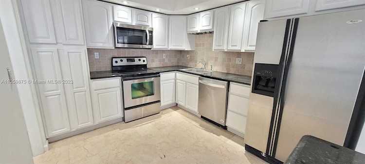 18061 Biscayne Blvd #1003 Aventura, FL 33160