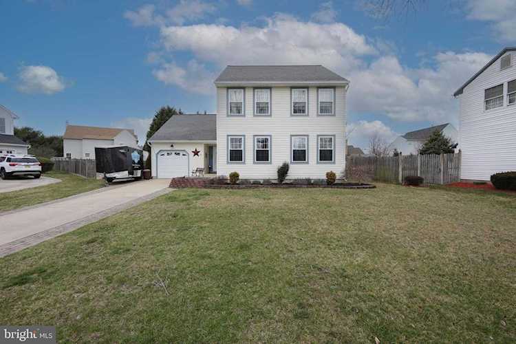 6 Spicebush Ct Sicklerville, NJ 08081