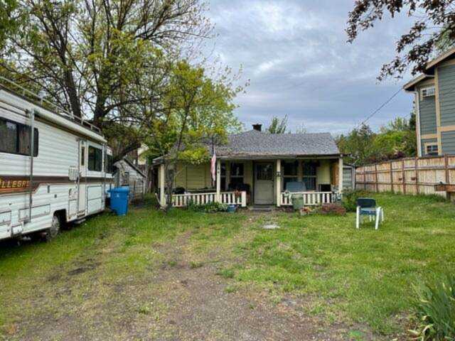 113 Lapree Dr Talent, OR 97540