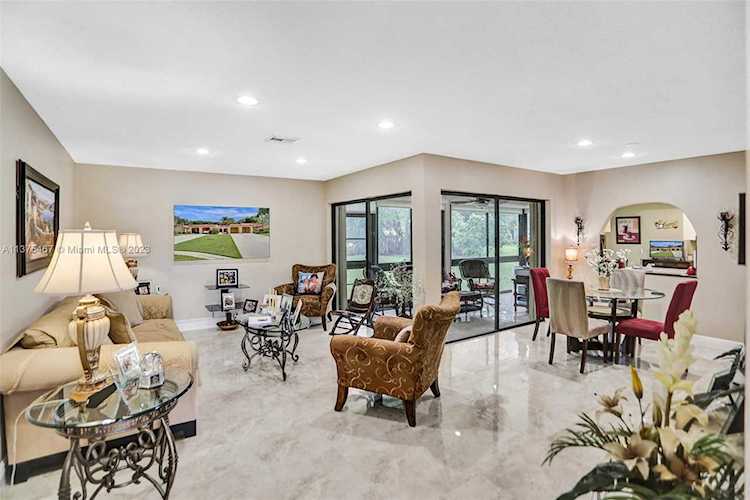 5848 Forest Grove Dr #3 Boynton Beach, FL 33437