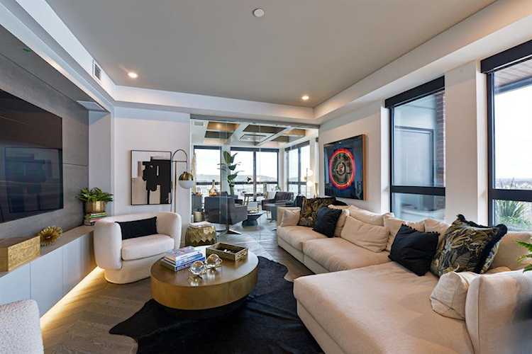 2231 Mahogany Blvd SE #501 Calgary, AB T3M 2Y1