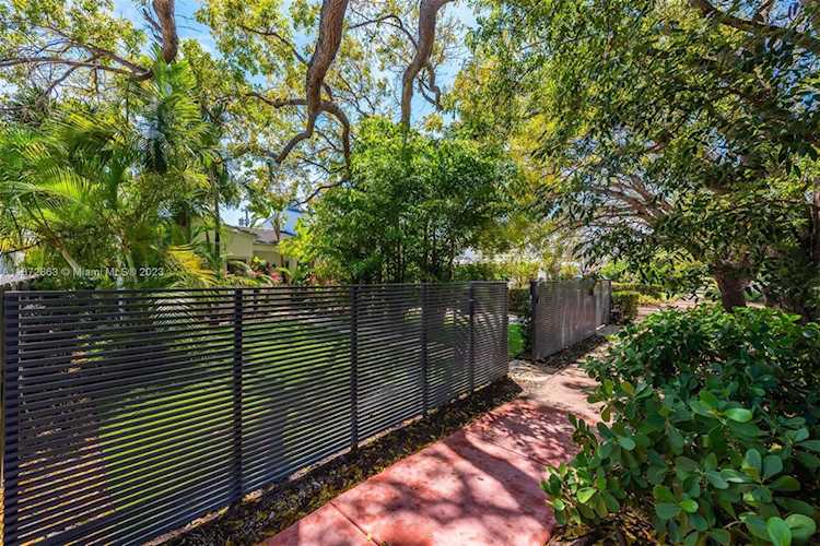 550 W 50th St Miami Beach, FL 33140