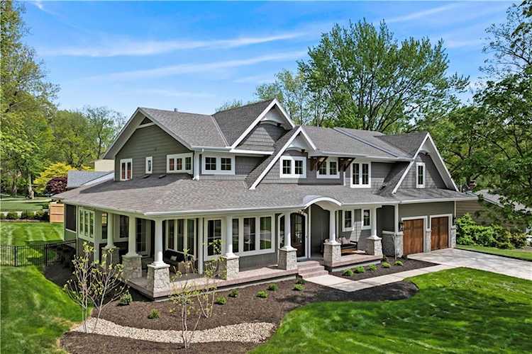 6123 Howe Dr Fairway, KS 66205
