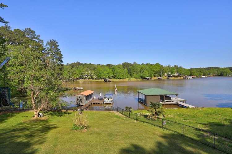 105 Pinewood Drive Eatonton, GA 31024 MLS 63826