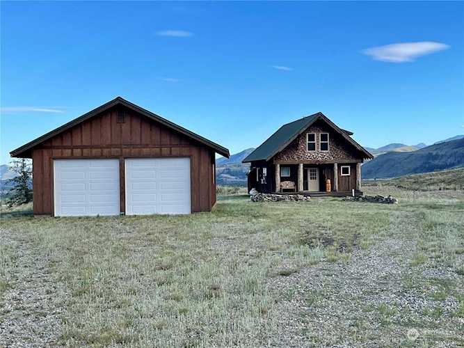 56 Mule Deer Trl Winthrop, WA 98862