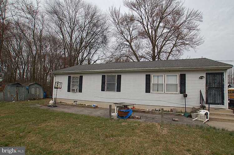 17 Meadowbrook Ave Wilmington, DE 19804