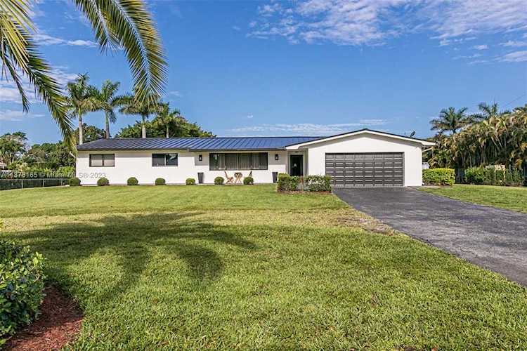 5201 Thoroughbred Lane Southwest Ranches, FL 33330