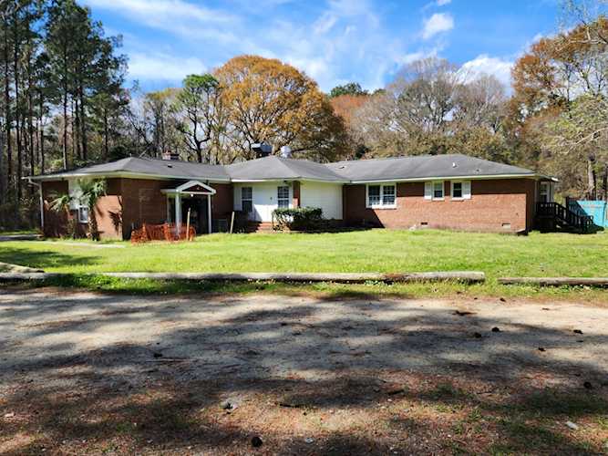 9254 Hwy 17 McClellanville, SC 29458