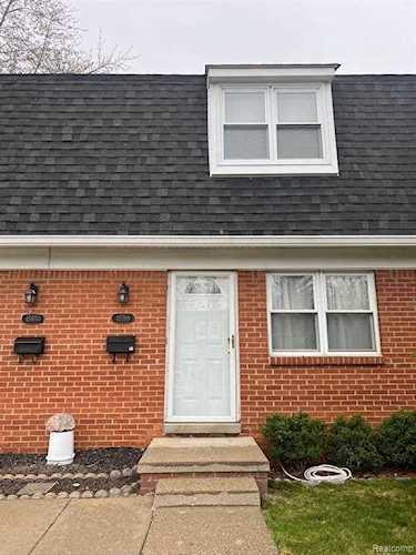 45598 Birchcrest Utica, MI 48317