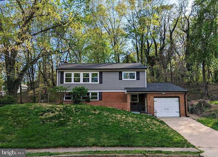 1827 Hylton Ave Woodbridge, VA 22191 | MLS VAPW2047658 Photo 1