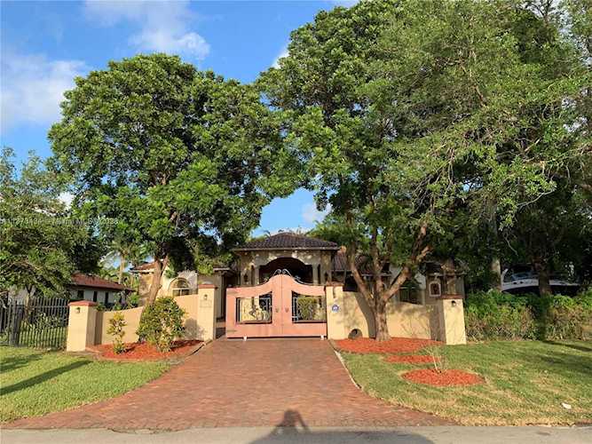 7761 SW 122nd Ave Miami, FL 33183