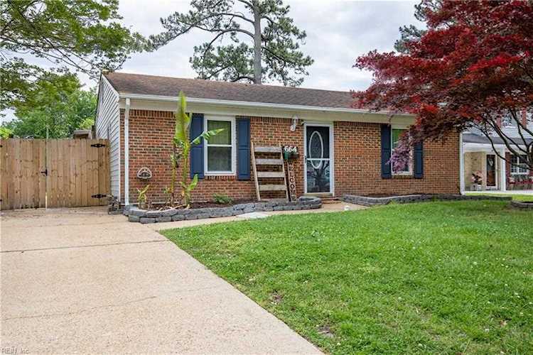home for sale in Pecan Gardens Virginia Beach VA 23452 - MLS 10483564 Photo 1
