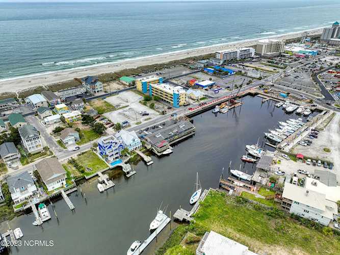 Real Estate & property in Carolina Beach NC at 302 Canal Dr the latest price of $430,400 in Zipcode 28428 Photo 1