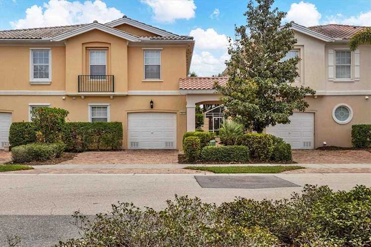 1561 Burgos Dr Sarasota, FL 34238