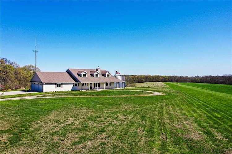 19771 Vista Ave Hamilton, MO 64644