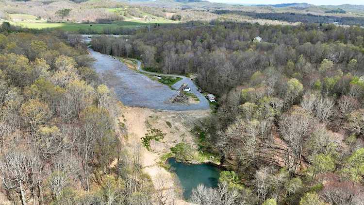 405 Checks Rd Summersville, WV 26651