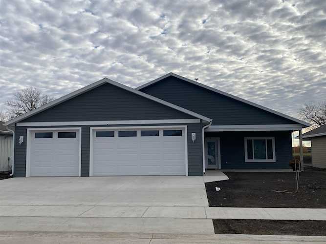 958 30th St Spirit Lake, IA 51360