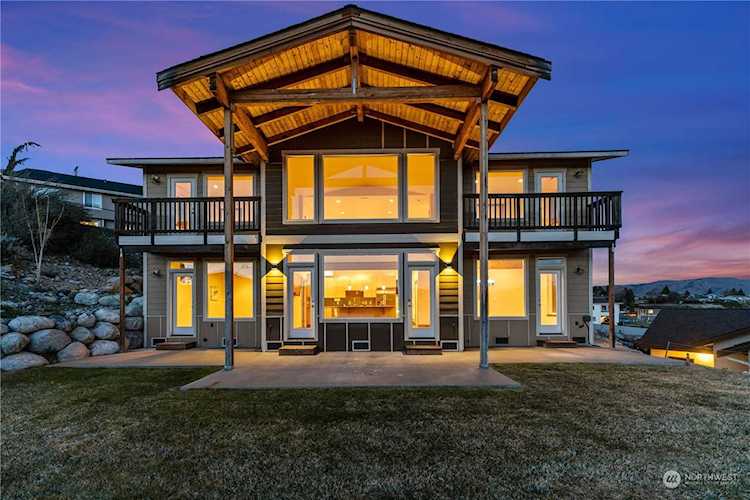 137 Hillcrest Place Chelan, WA 98816