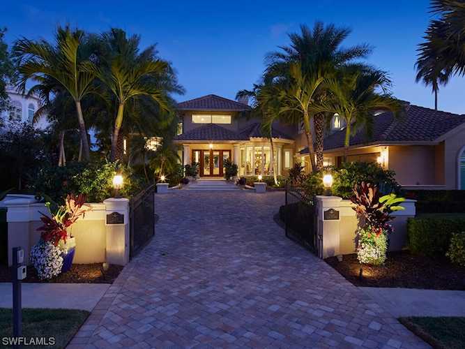 1589 Barfield Ct Marco Island, FL 34145