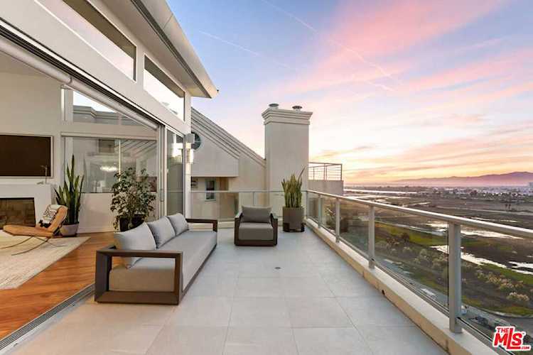 7779 Veragua Dr Playa Del Rey, CA 90293