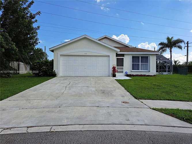 1060 NW 5th Ave Boynton Beach, FL 33426