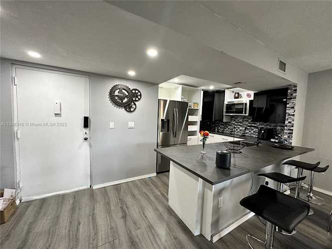 12455 SW 93rd Ter #310T Miami, FL 33186