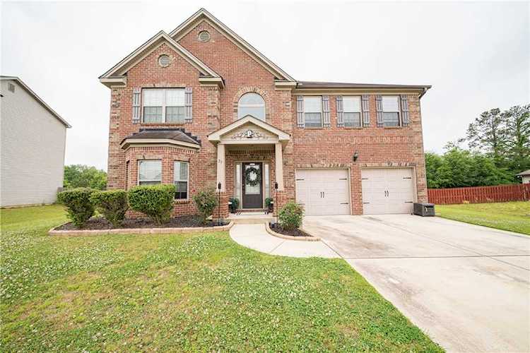 25 Caen Dr Fort Mitchell, AL 36856