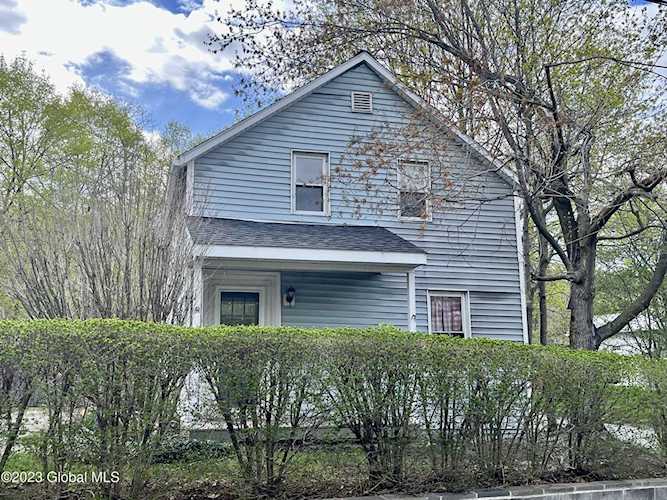 724 New Salem Rd Voorheesville, NY 12186