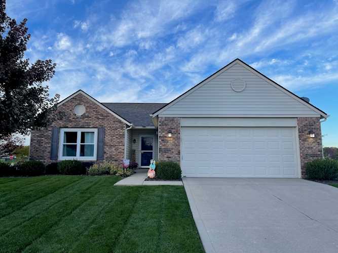 589 Yorktown Ln Avon, IN 46123 | MLS 21917693 Photo 1