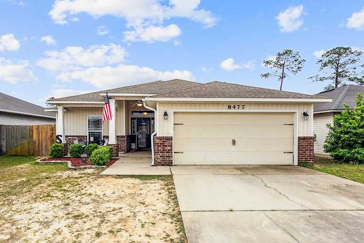 8477 Island Dr Navarre, FL 32566