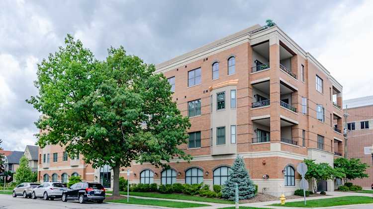 40 S Ashland Ave #3B La Grange, IL 60525