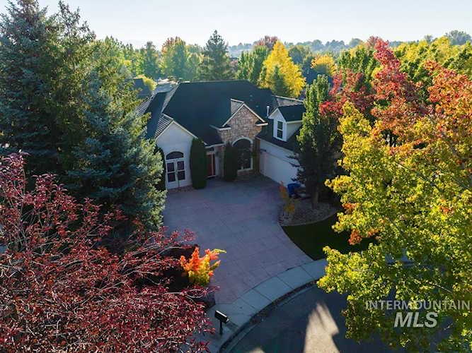 204 W Oakhampton Dr Eagle, ID 83616