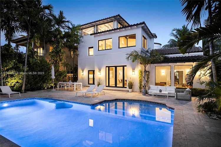 5736 La Gorce Dr Miami Beach, FL 33140