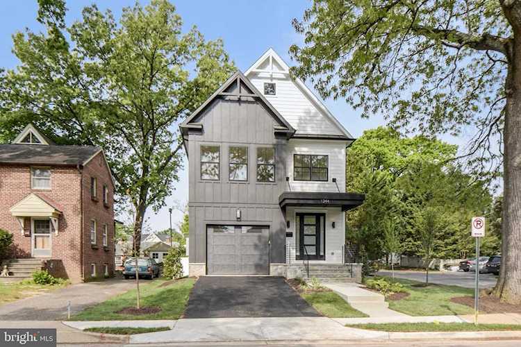 1244 N Utah St Arlington, VA 22201
