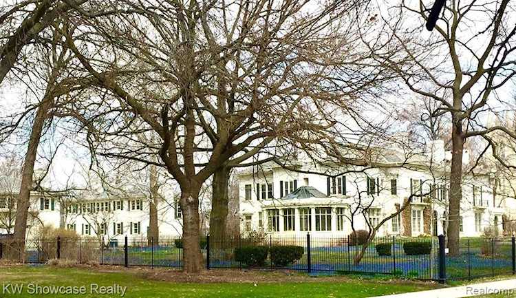 70 W Boston Blvd Detroit, MI 48202
