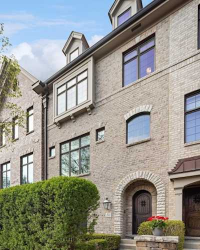 144 W Quincy St Westmont, IL 60559