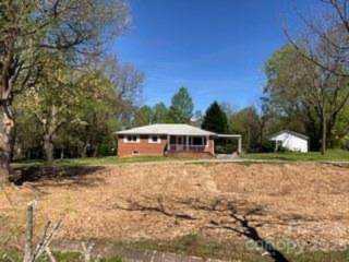 2810 Old Spartanburg Rd East Flat Rock, NC 28726