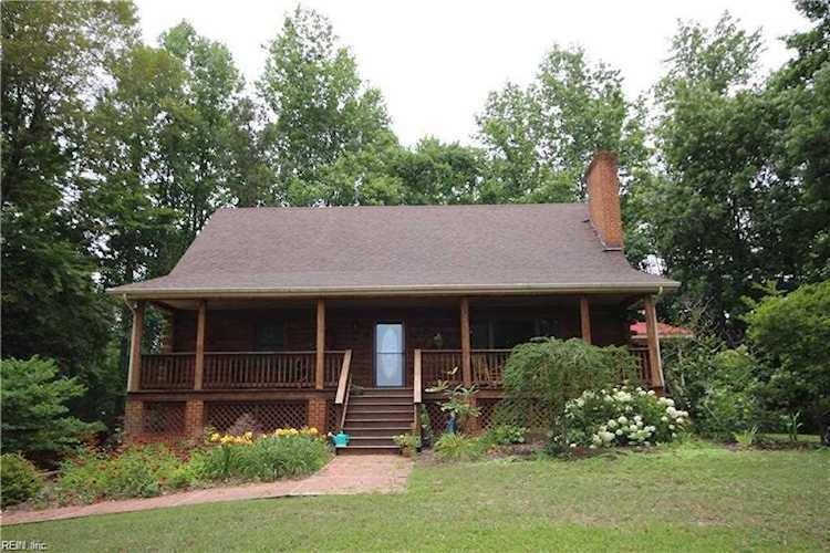 18246 Farmview Ln Windsor, VA 23487