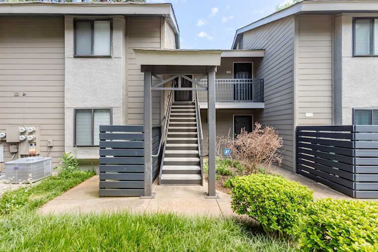 1832 Dragonfly Cv Germantown, TN 38138