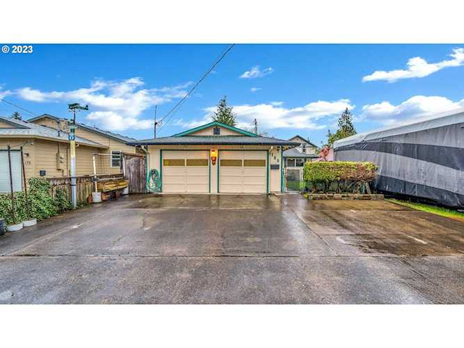 160 W Berkeley ST Gladstone, OR 97027
