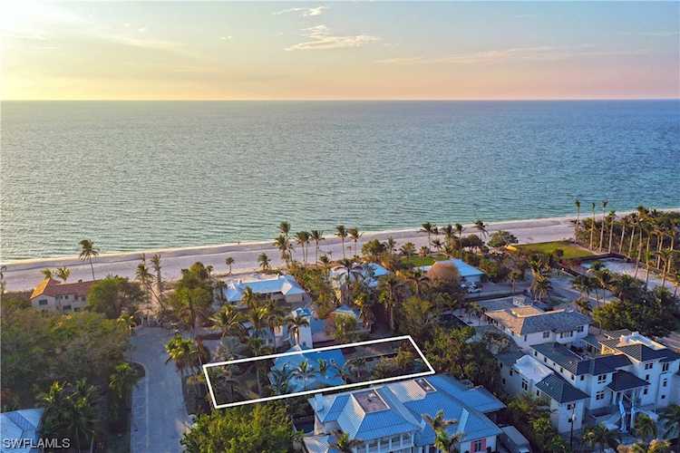 67 S 8th Ave Naples, FL 34102 | MLS 223032026 Photo 1